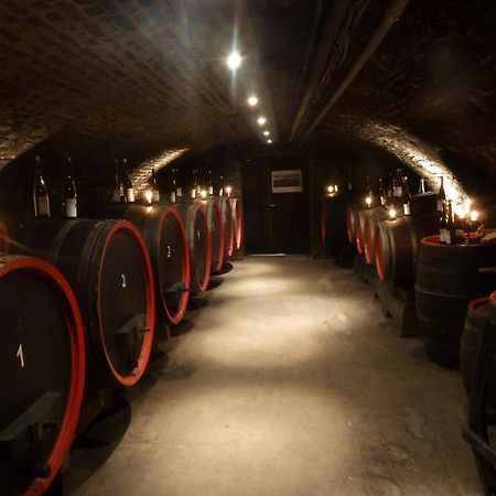 Gasthaus Weingut Stahl โอเบอร์เวเซิล ภายนอก รูปภาพ