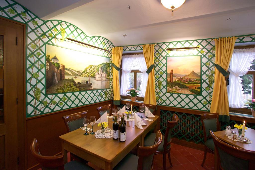 Gasthaus Weingut Stahl โอเบอร์เวเซิล ภายนอก รูปภาพ