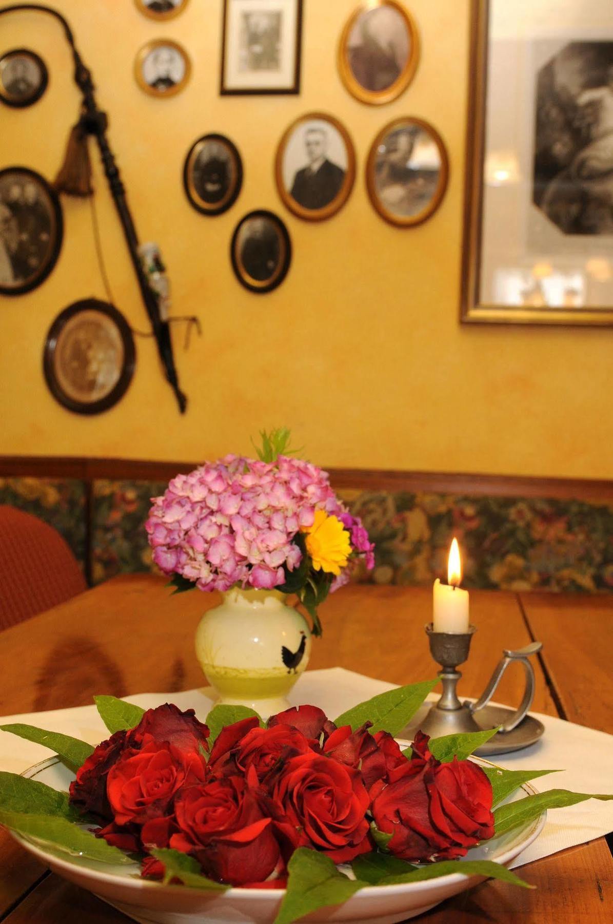 Gasthaus Weingut Stahl โอเบอร์เวเซิล ภายนอก รูปภาพ